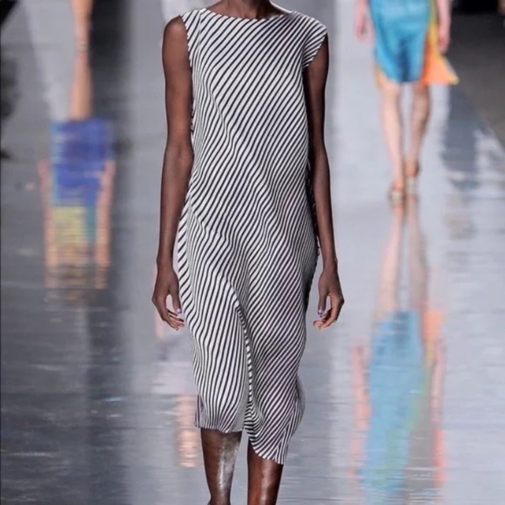 Issy Miyake Runway Balck & Wite dress.